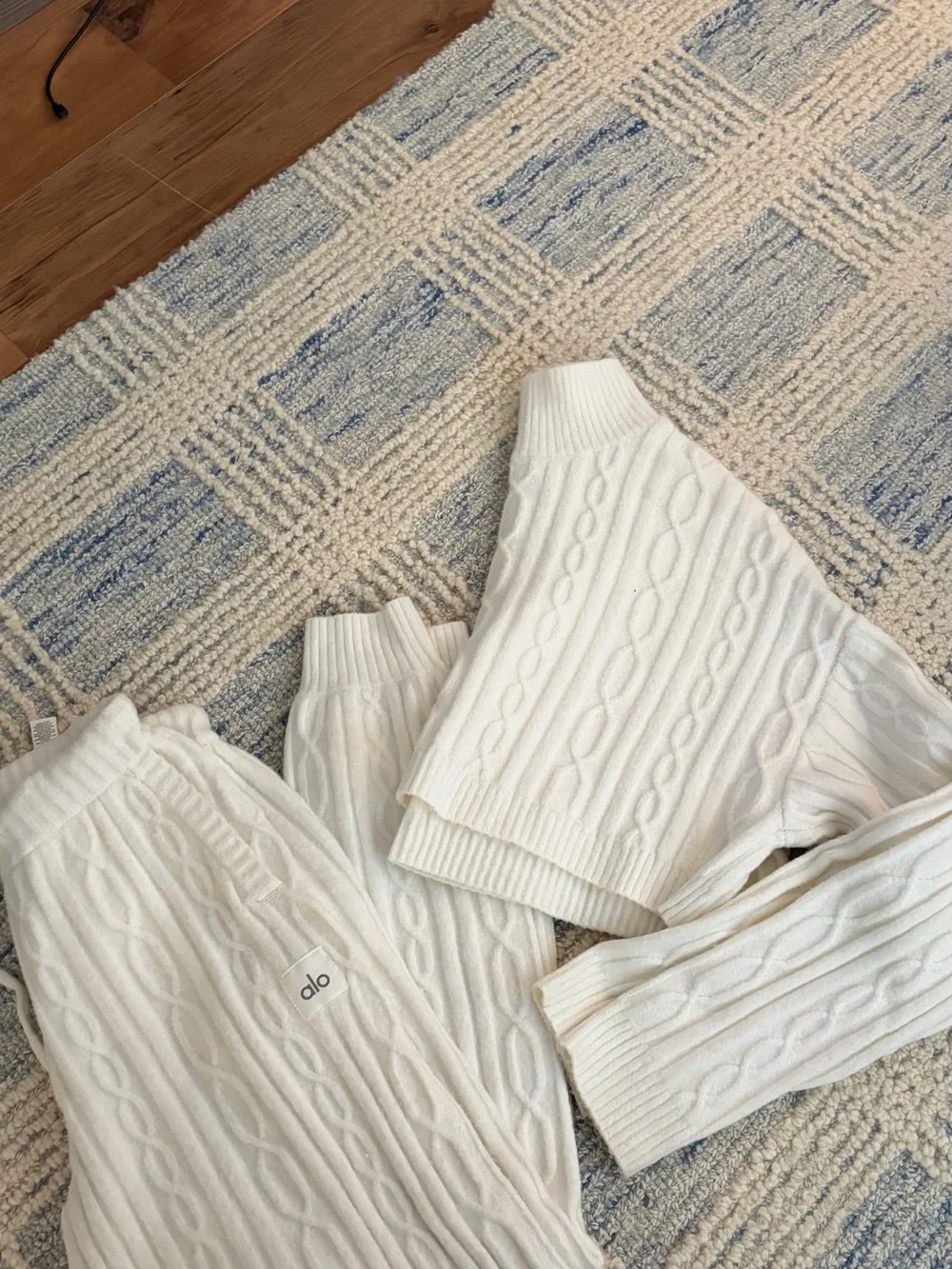 Alo Cable Knit White Sweater Set pants: xs, top: medium